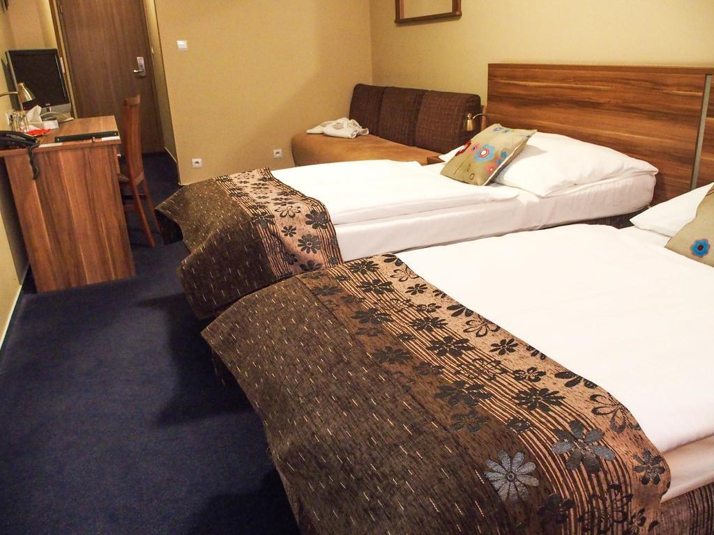 Hotel Victoria Мартін Екстер'єр фото