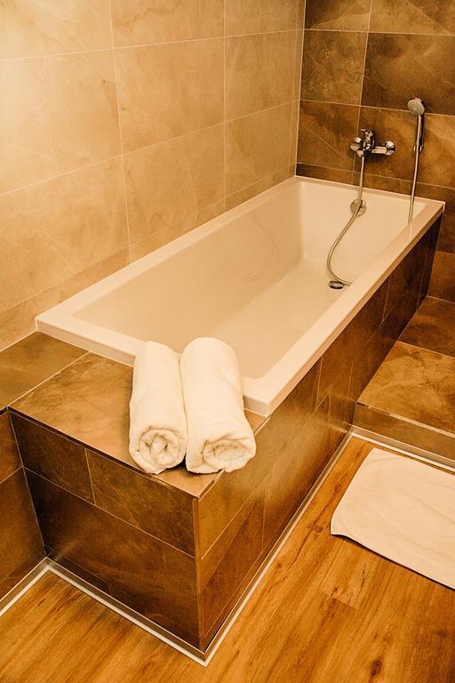 Hotel Victoria Мартін Екстер'єр фото
