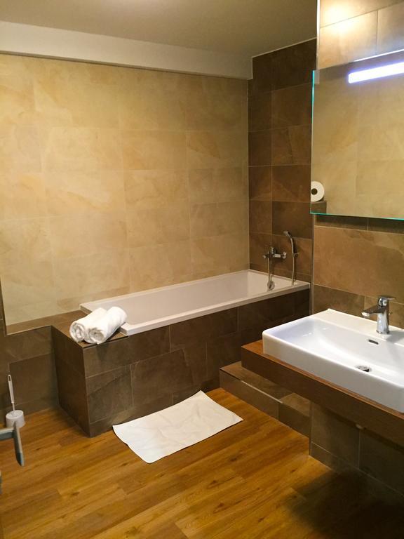 Hotel Victoria Мартін Екстер'єр фото